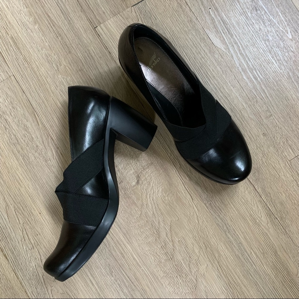 Never worn size 41 EUR Dansko ‘Tori’ black pumps